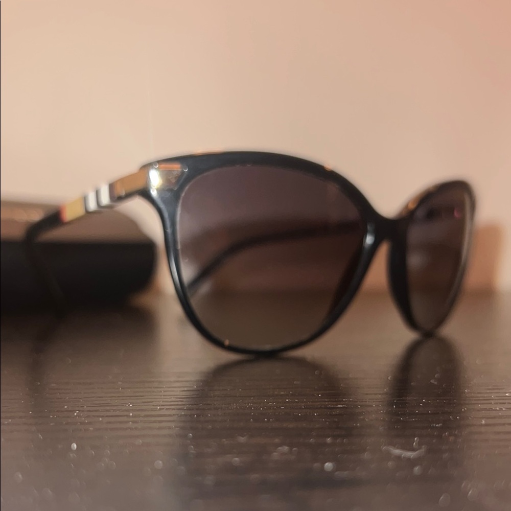 Burberry Black Sunglasses - Picture 10 of 12
